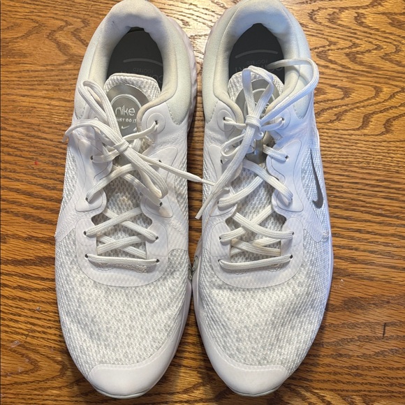 Nike White and Gray Women’s Walking Shoe. Women’s size 11 - Picture 9 of 13